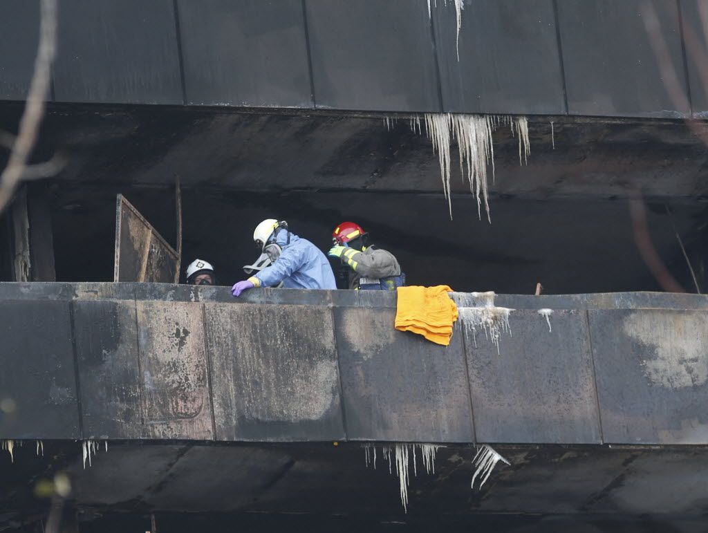 FEROCIOUS FIRE: Five-alarm blaze at North York highrise kills one man, displaces 700 residents - Toronto Sun
